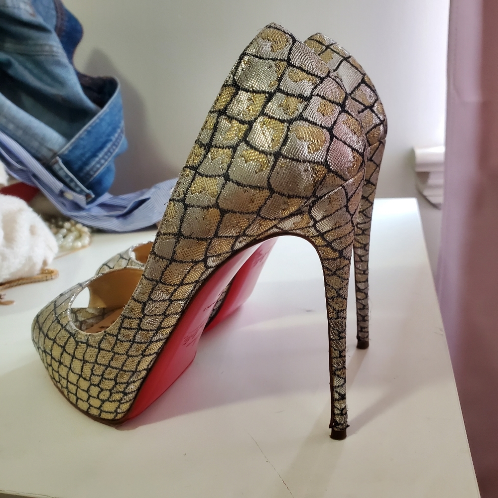 Christian Louboutin very prive 37